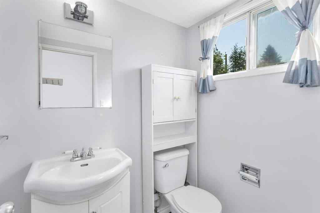MLS® A2257083 - 5112 56 Street  in Rocky Mtn House Rocky Mountain House, Residential
