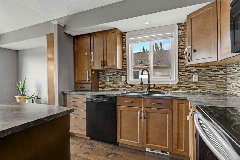 MLS® A2257090 - 7432 103A Street  in Mission Heights Grande Prairie, Residential