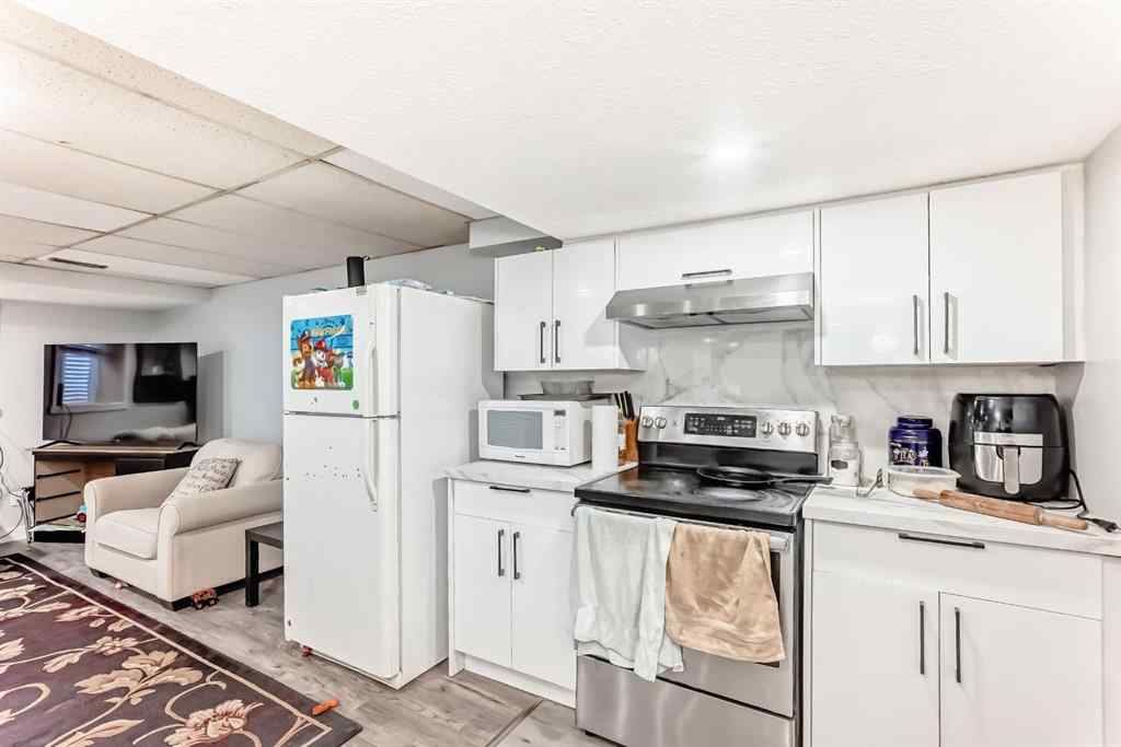 MLS® A2257092 - 948 Rundlecairn Way NE in Rundle Calgary, Residential