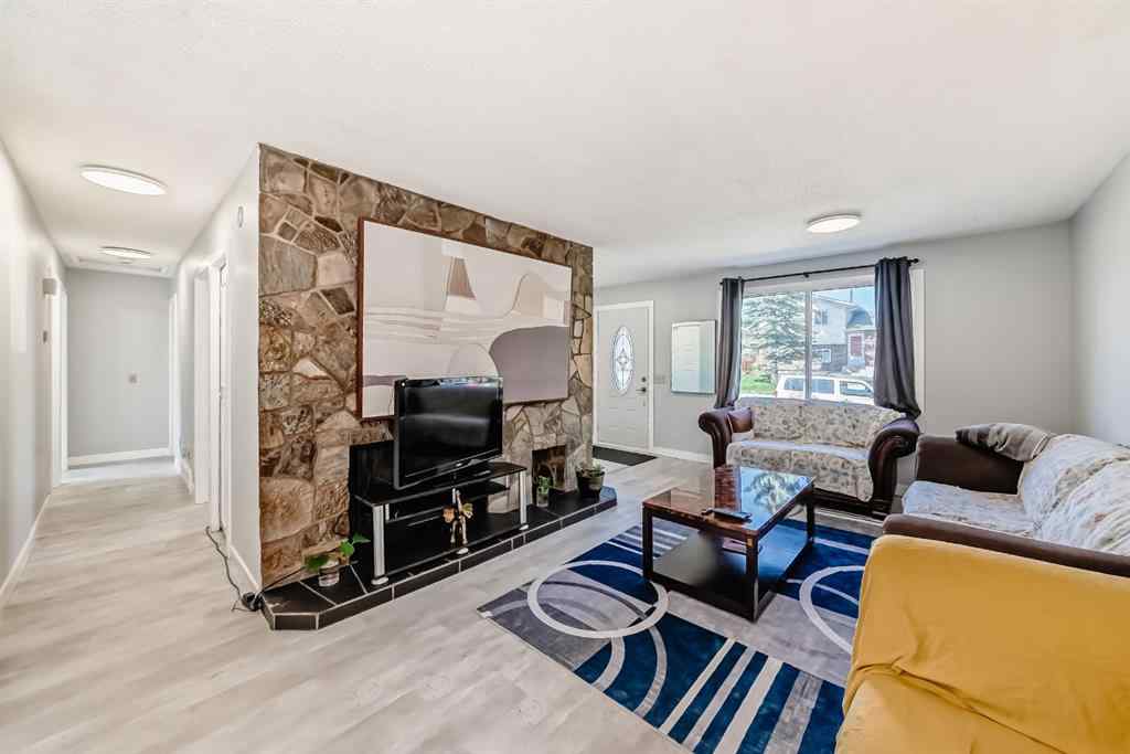 MLS® A2257092 - 948 Rundlecairn Way NE in Rundle Calgary, Residential
