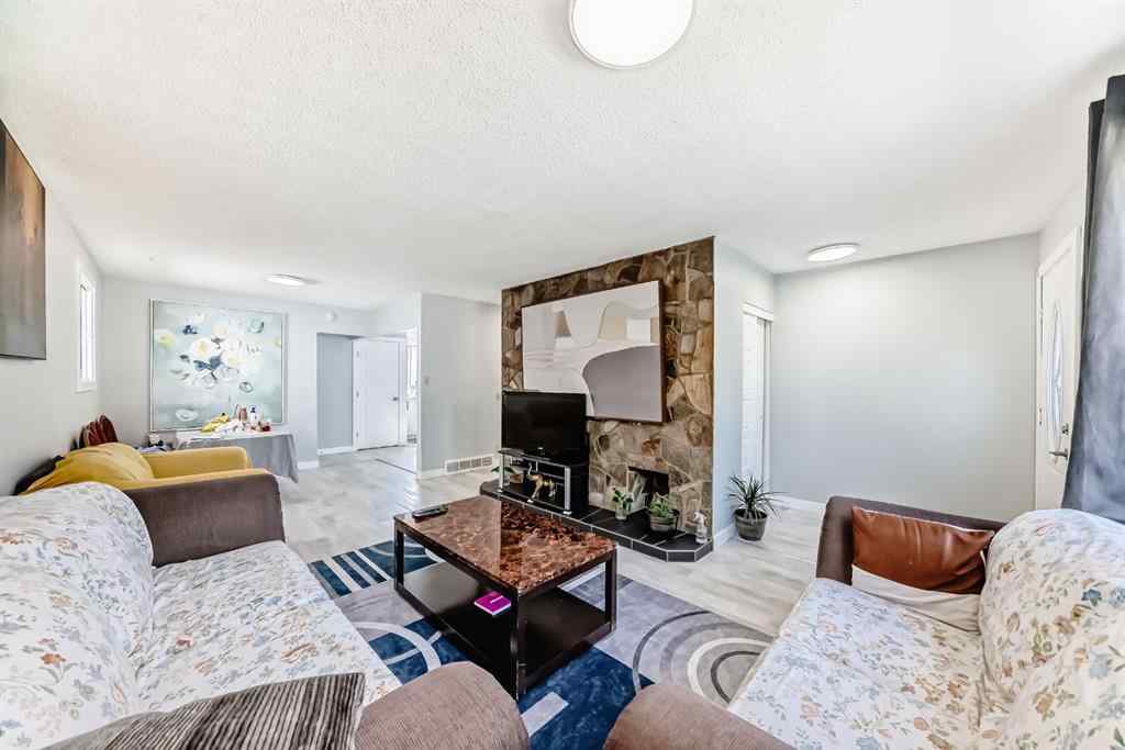 MLS® A2257092 - 948 Rundlecairn Way NE in Rundle Calgary, Residential