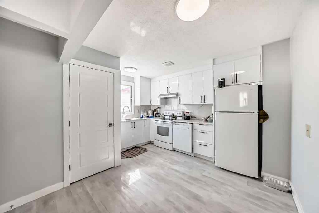 MLS® A2257092 - 948 Rundlecairn Way NE in Rundle Calgary, Residential