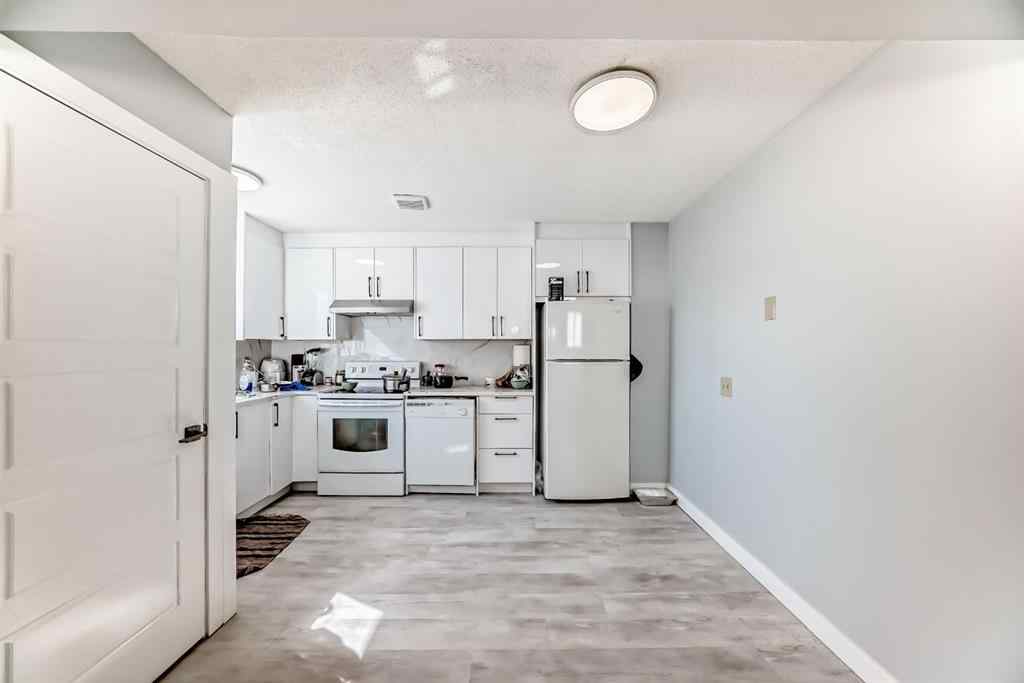 MLS® A2257092 - 948 Rundlecairn Way NE in Rundle Calgary, Residential