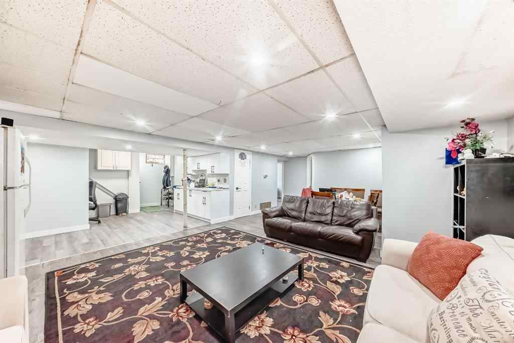 MLS® A2257092 - 948 Rundlecairn Way NE in Rundle Calgary, Residential