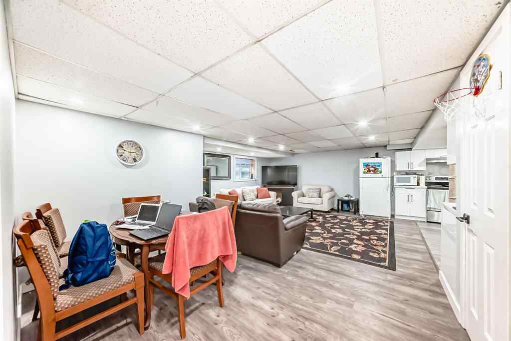 MLS® A2257092 - 948 Rundlecairn Way NE in Rundle Calgary, Residential