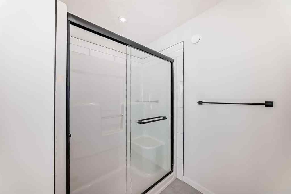 MLS® A2257097 - 122 Walgrove Bay SE in Walden Calgary, Residential