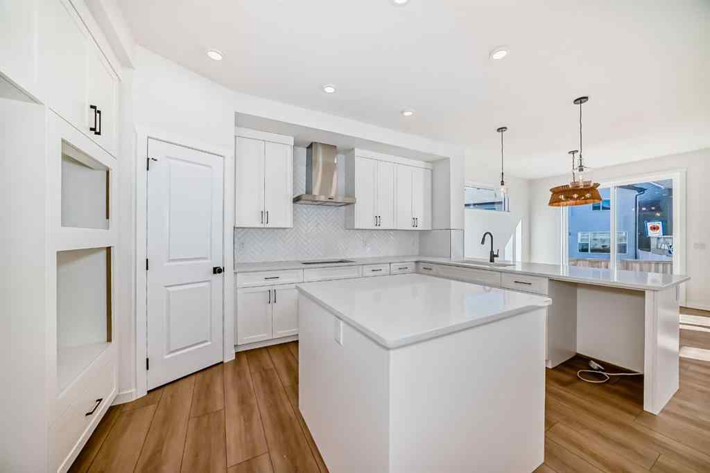 MLS® A2257097 - 122 Walgrove Bay SE in Walden Calgary, Residential