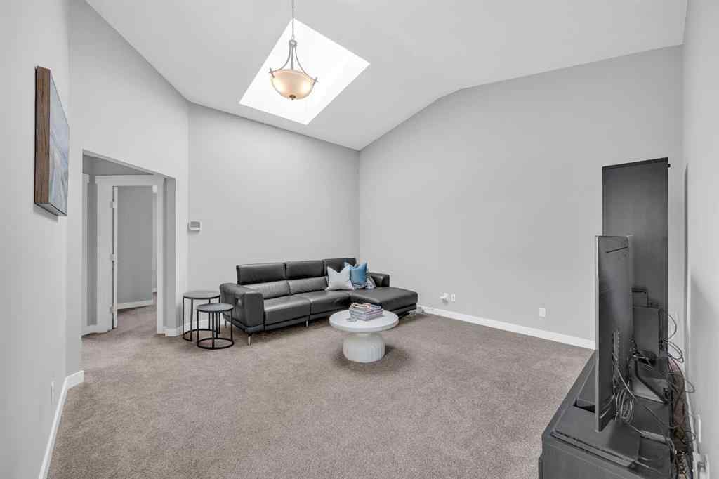 MLS® A2257099 - 199 Evansglen Circle NW in Evanston Calgary, Residential