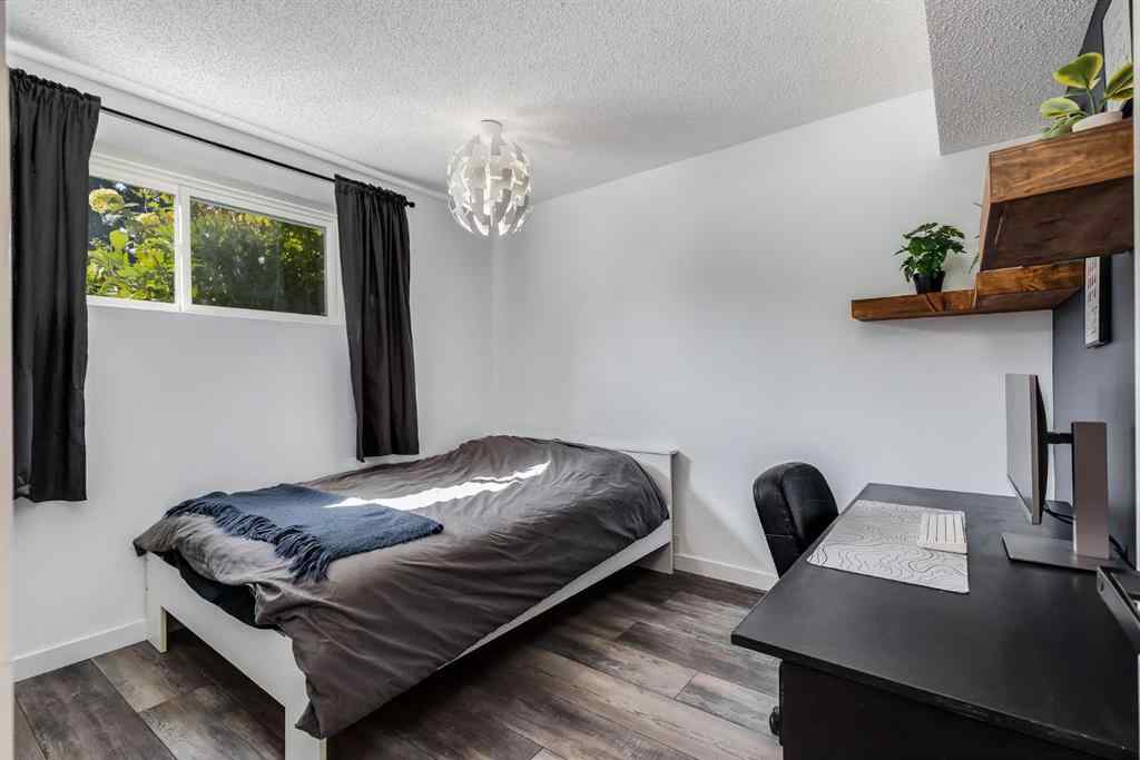 MLS® A2257101 - 1548 Lake Twintree Way SE in Lake Bonavista Calgary, Residential