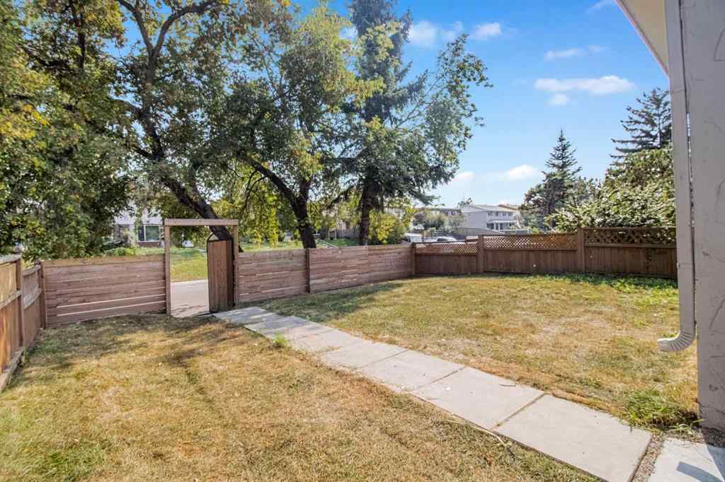 MLS® A2257103 - 3121 Doverville Crescent SE in Dover Calgary, Residential