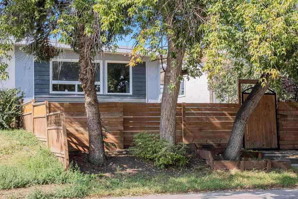 MLS® A2257103 - 3121 Doverville Crescent SE in Dover Calgary, Residential