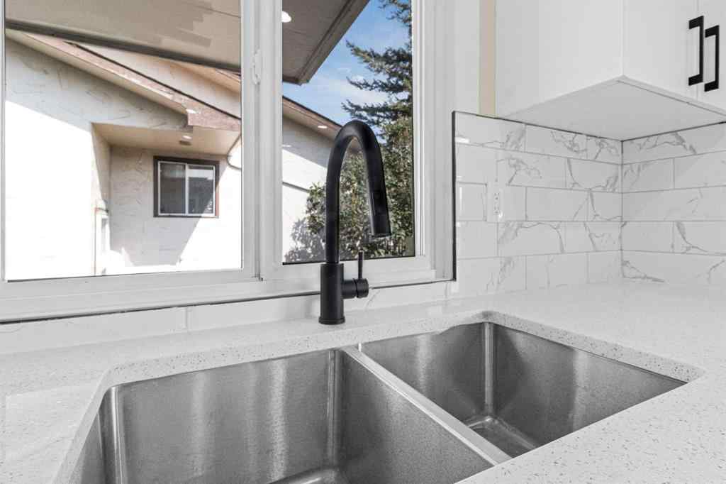 MLS® A2257103 - 3121 Doverville Crescent SE in Dover Calgary, Residential