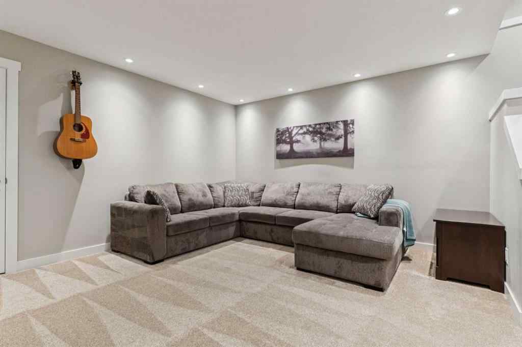 MLS® A2257111 - 280 Chinook Gate Park SW in Chinook Gate Airdrie, Residential