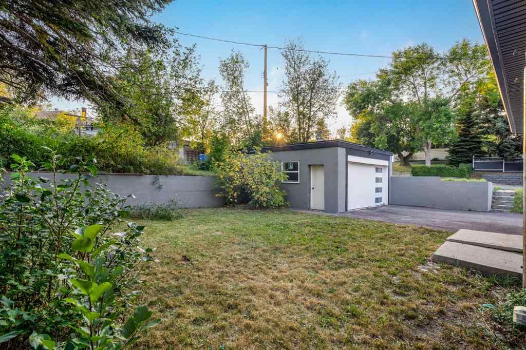 MLS® A2257114 - 135 Thorncrest Road NW in Thorncliffe Calgary, Residential