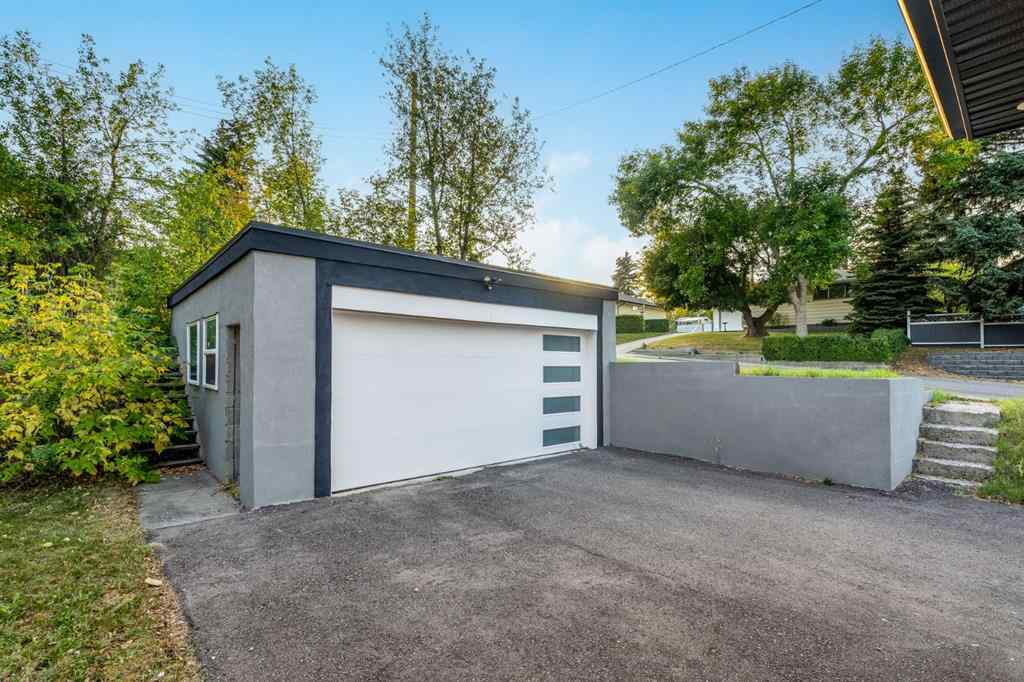 MLS® A2257114 - 135 Thorncrest Road NW in Thorncliffe Calgary, Residential