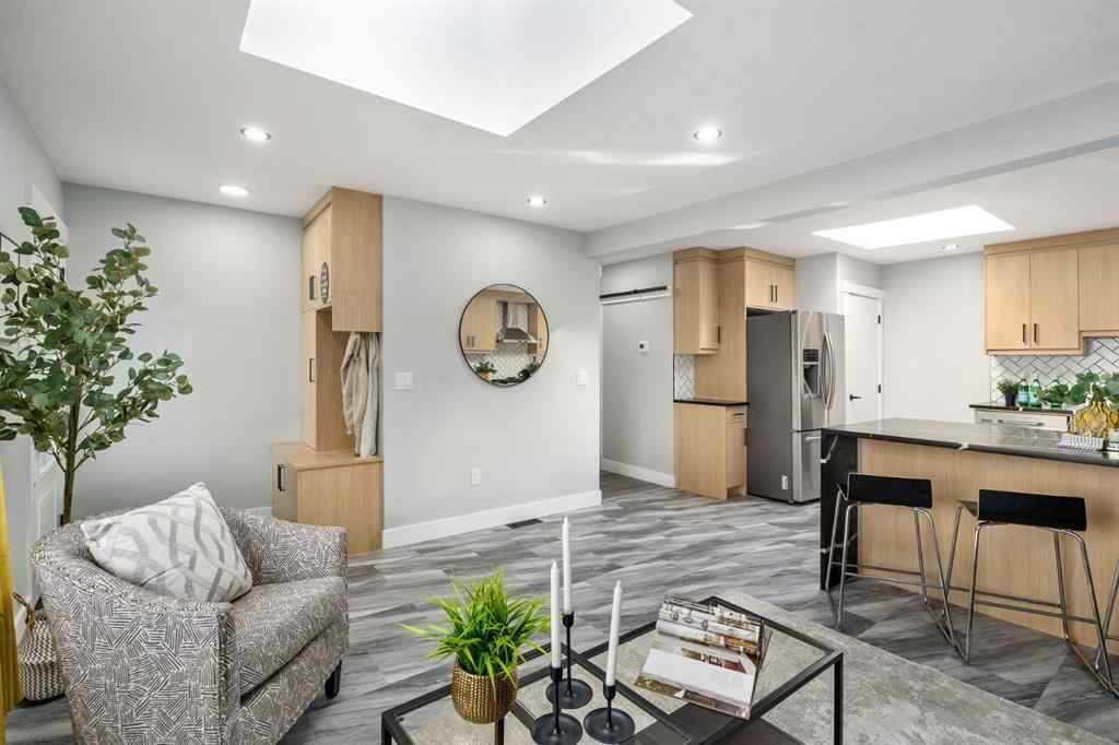 MLS® A2257114 - 135 Thorncrest Road NW in Thorncliffe Calgary, Residential