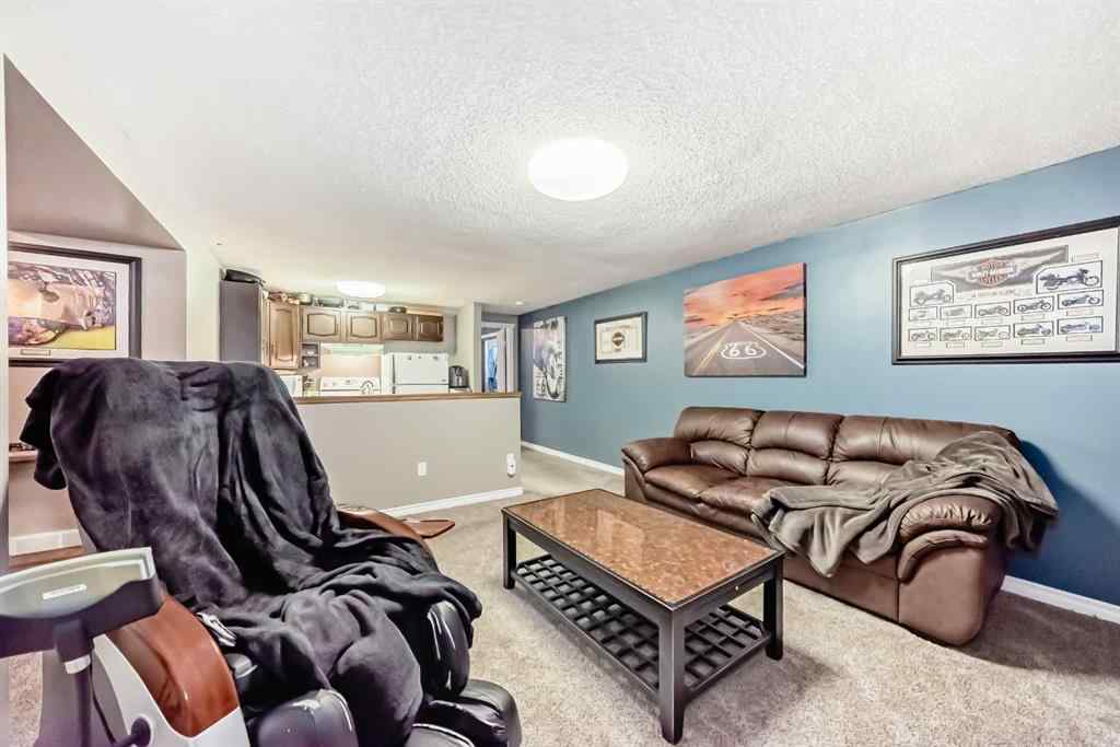 MLS® A2257118 - 6807 22 Avenue NE in Pineridge Calgary, Residential