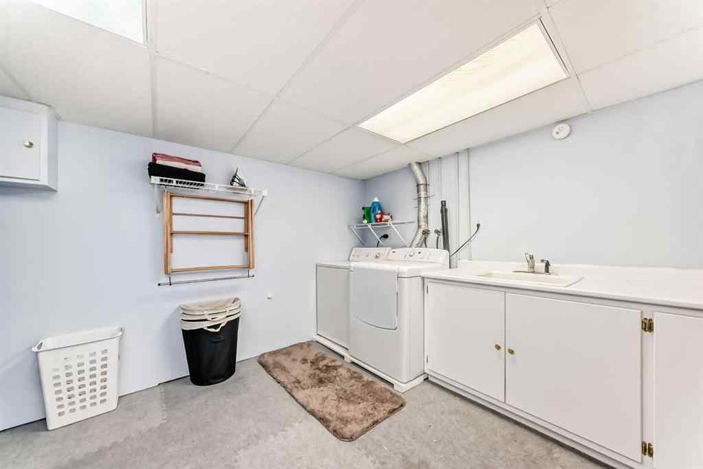 MLS® A2257118 - 6807 22 Avenue NE in Pineridge Calgary, Residential