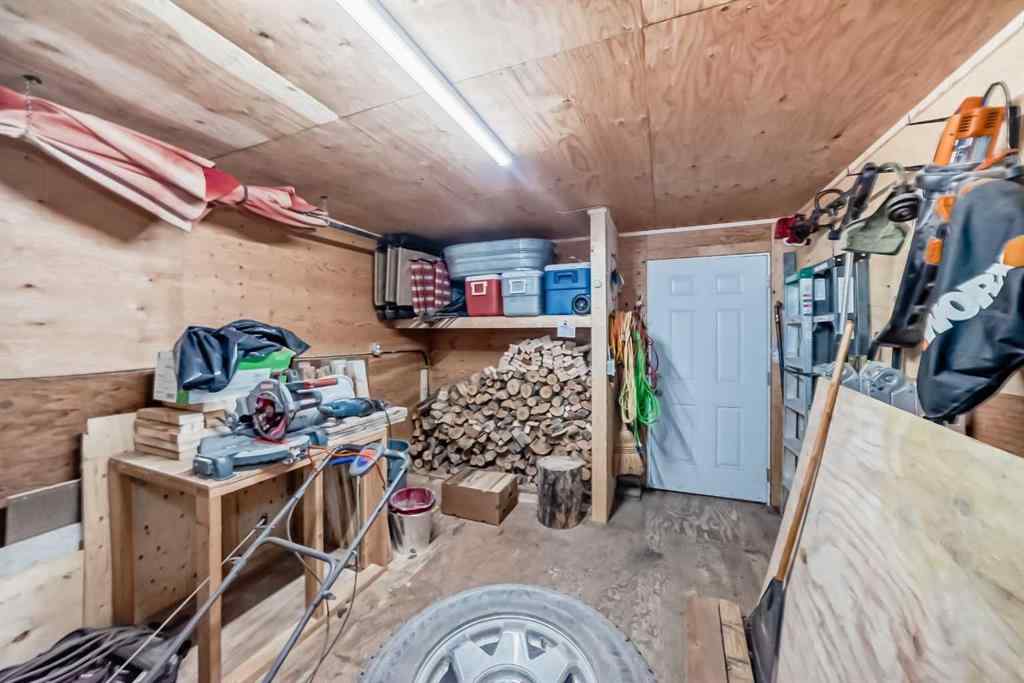 MLS® A2257118 - 6807 22 Avenue NE in Pineridge Calgary, Residential