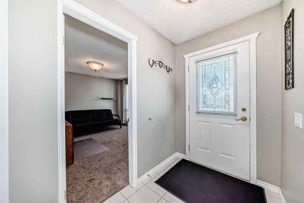 MLS® A2257118 - 6807 22 Avenue NE in Pineridge Calgary, Residential