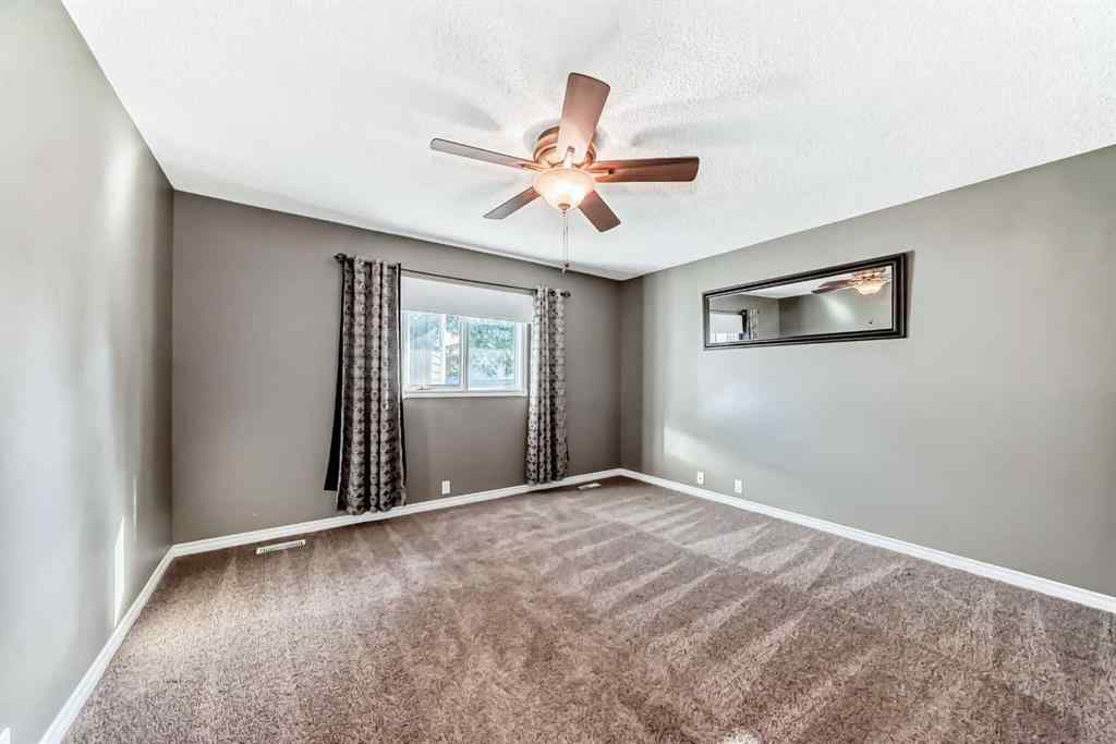 MLS® A2257118 - 6807 22 Avenue NE in Pineridge Calgary, Residential