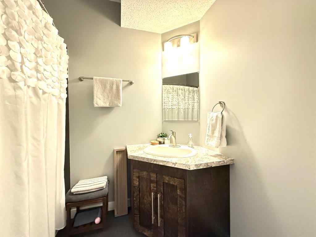 MLS® A2257119 - 7206 29 Street  in Parkview Estates Lloydminster, Residential