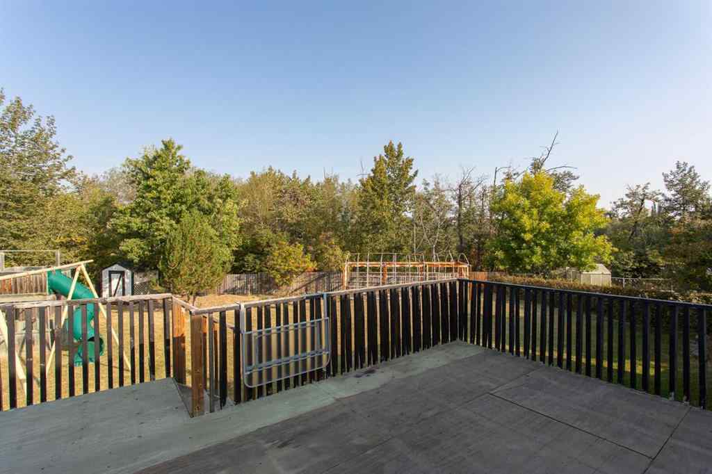 MLS® A2257121 - 30 Maple Bay  in Woodlands Lacombe, Residential