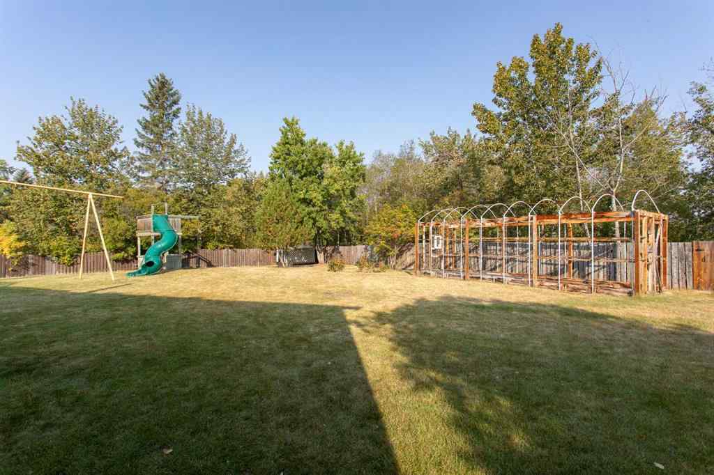 MLS® A2257121 - 30 Maple Bay  in Woodlands Lacombe, Residential