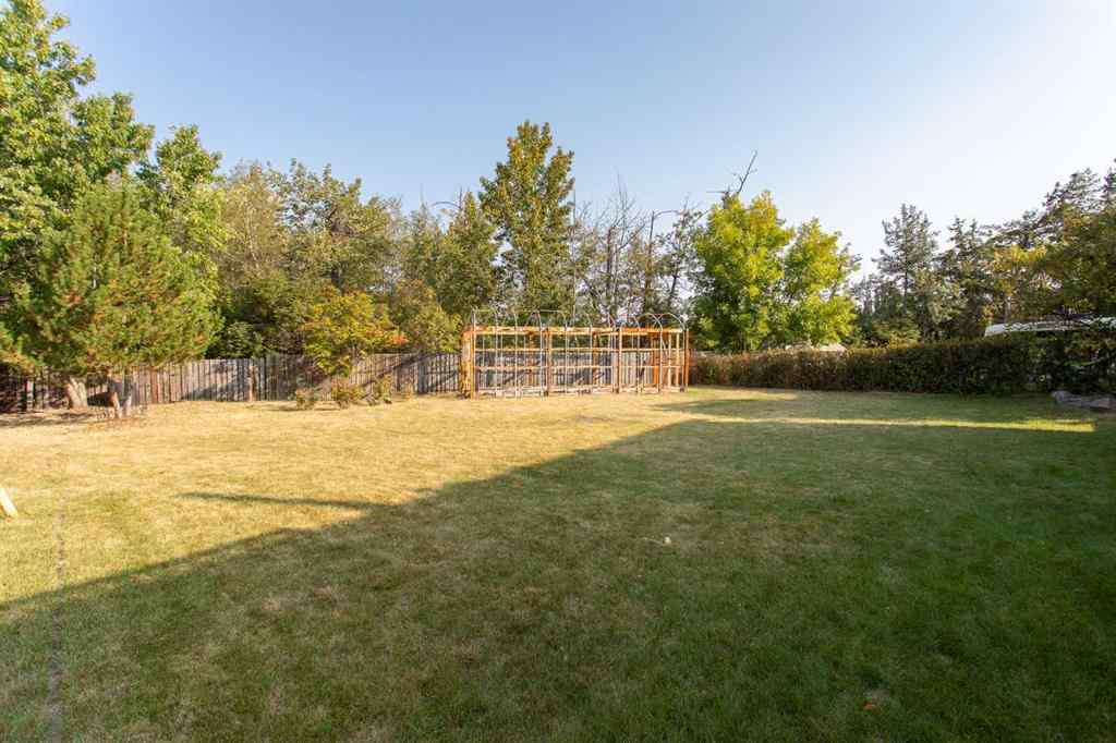 MLS® A2257121 - 30 Maple Bay  in Woodlands Lacombe, Residential