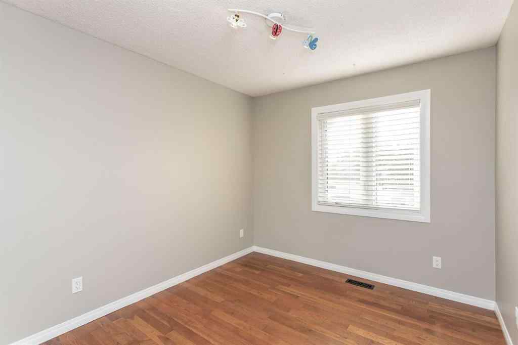 MLS® A2257121 - 30 Maple Bay  in Woodlands Lacombe, Residential