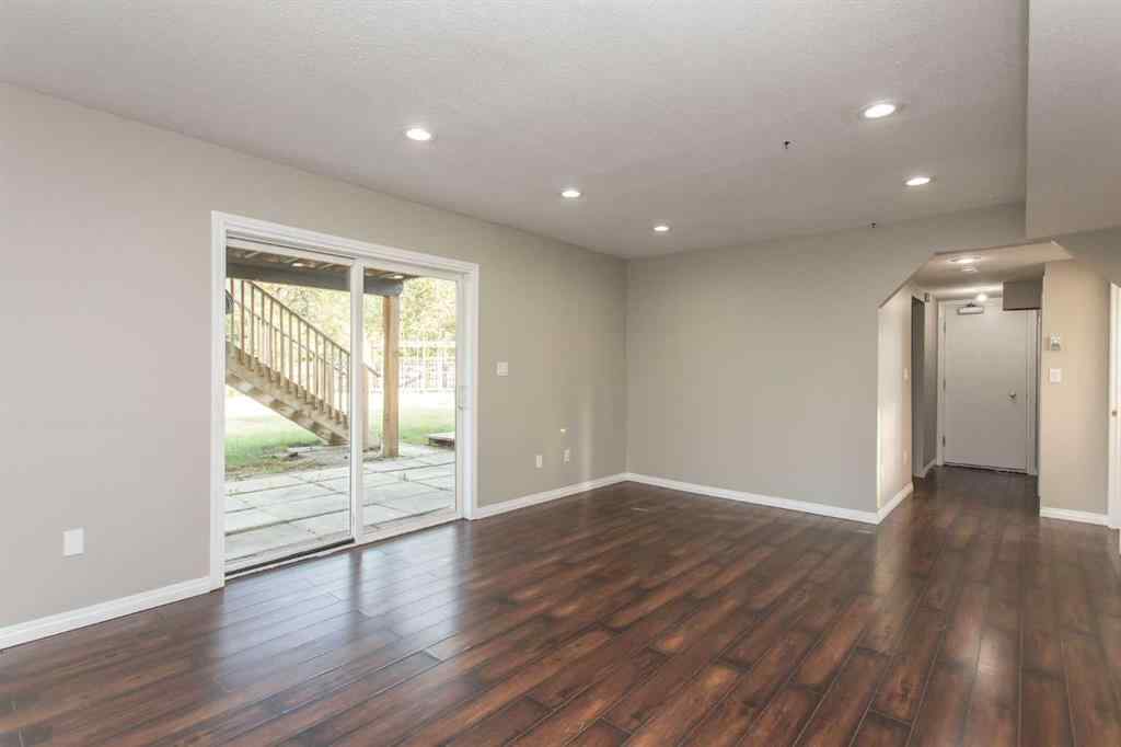 MLS® A2257121 - 30 Maple Bay  in Woodlands Lacombe, Residential