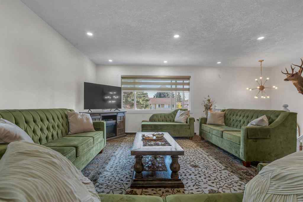 MLS® A2257122 - 2003 Pinepoint Road NE in Pineridge Calgary, Residential