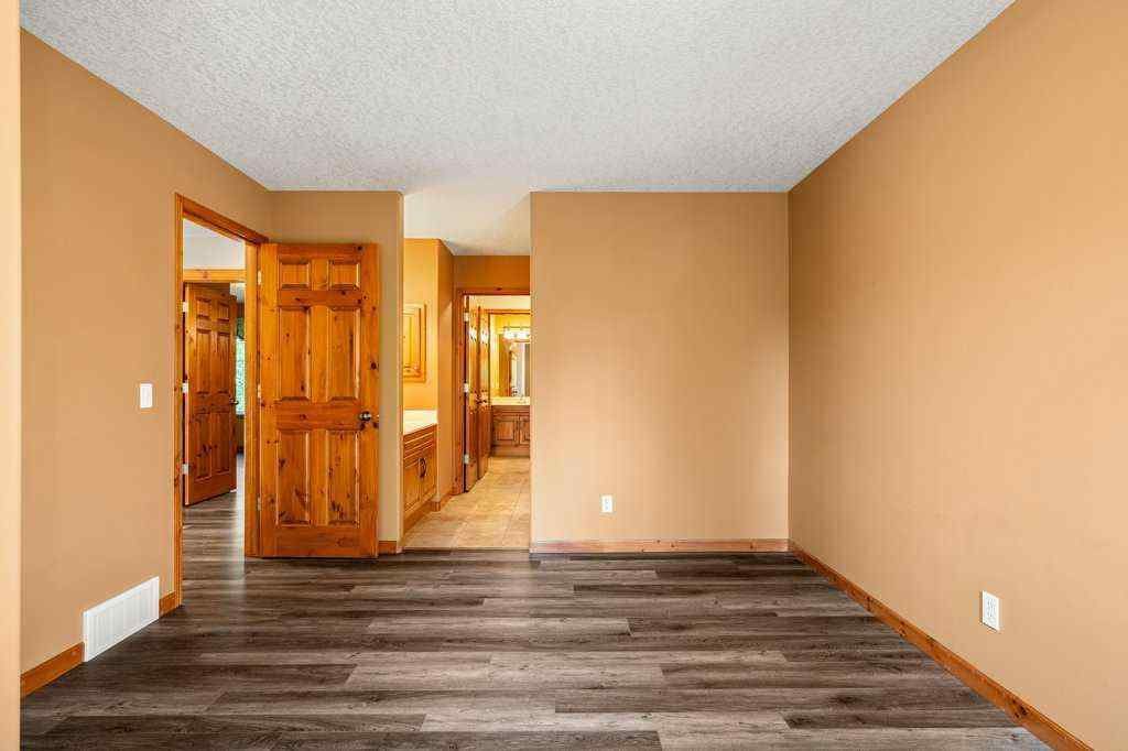 MLS® A2257125 - 136 Cranwell Crescent SE in Cranston Calgary, Residential