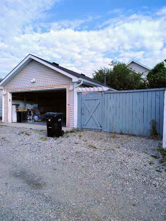 MLS® A2257126 - 11 Tuscany Valley Road NW in Tuscany Calgary, Residential