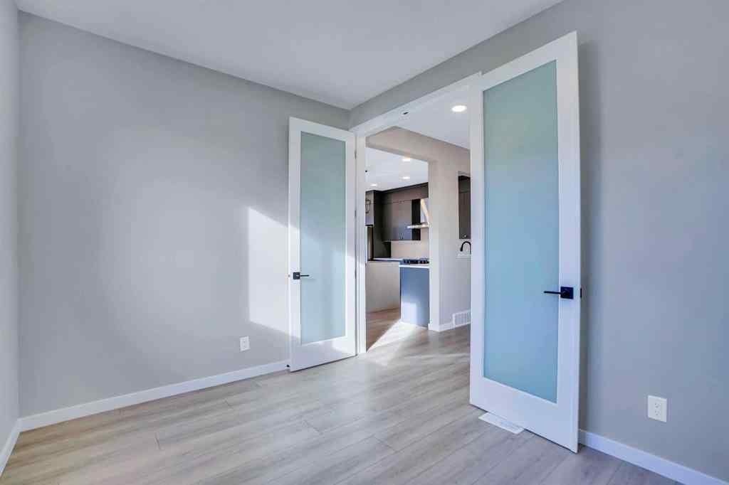 MLS® A2257129 - 305 lucas Place NW in Livingston Calgary, Residential