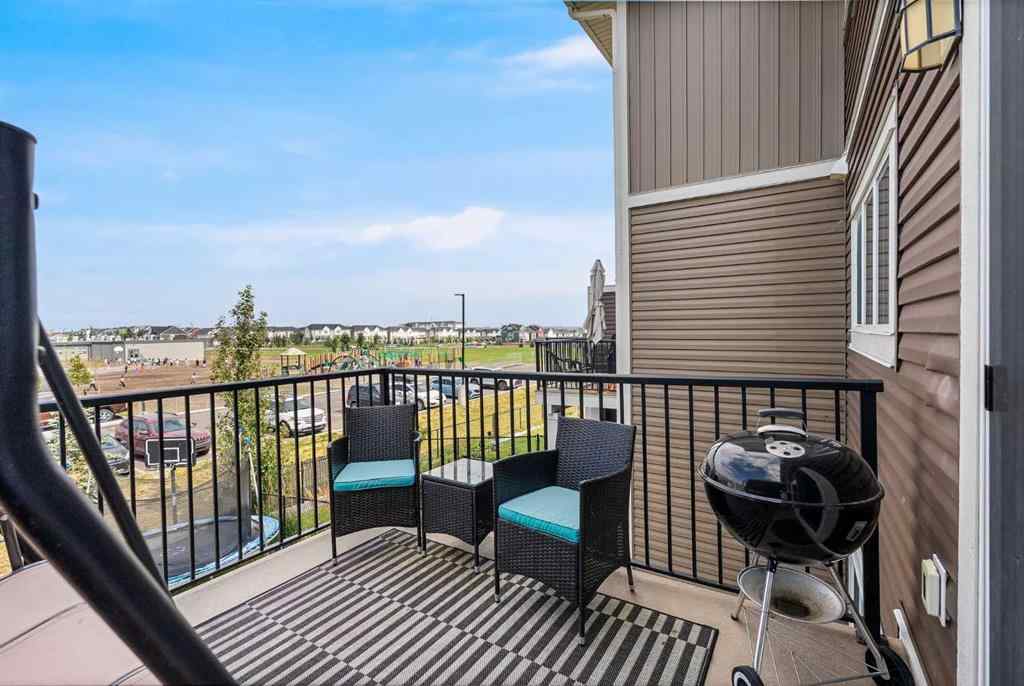 MLS® A2257131 - 665 Hillcrest Road SW in Hillcrest Airdrie, Residential