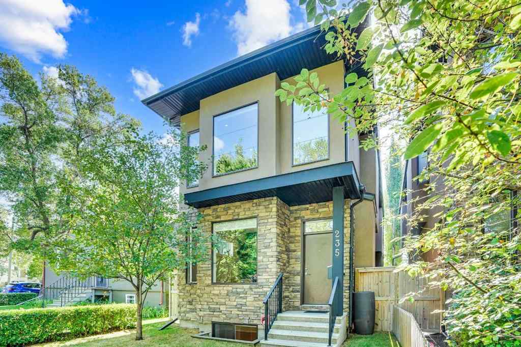 MLS® A2257135 - 235 11 Avenue NE in Crescent Heights Calgary, Residential