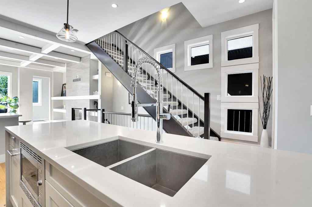 MLS® A2257135 - 235 11 Avenue NE in Crescent Heights Calgary, Residential