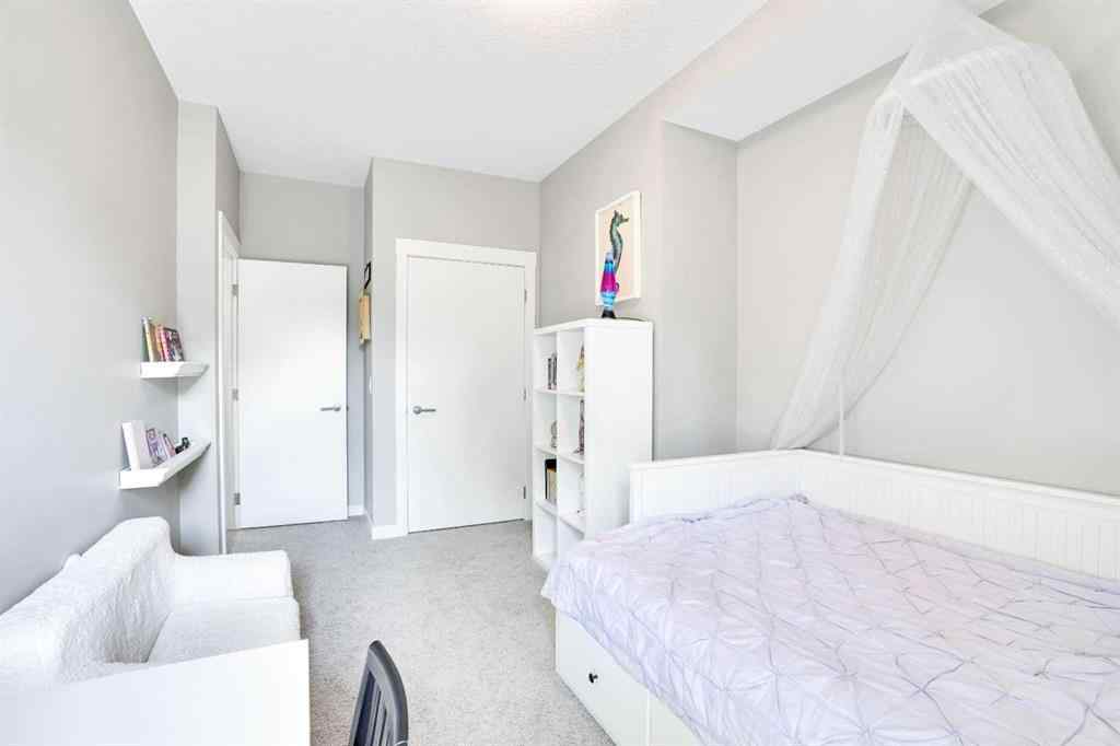 MLS® A2257135 - 235 11 Avenue NE in Crescent Heights Calgary, Residential