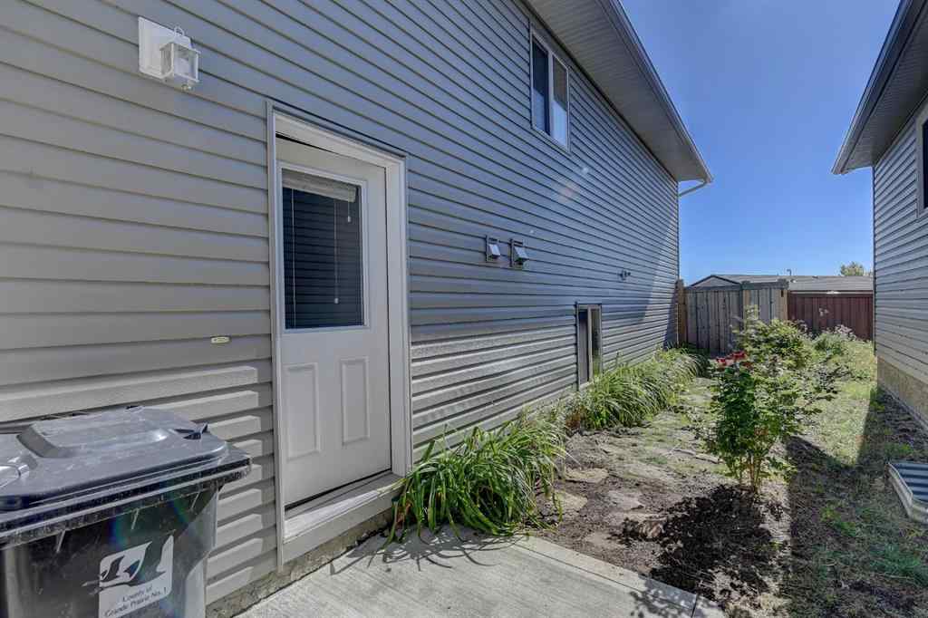 MLS® A2257137 - 9613 113 Avenue  in NONE Clairmont, Residential