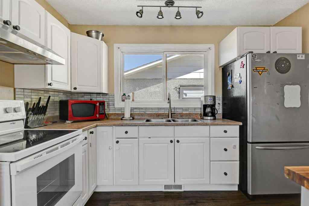 MLS® A2257150 - 9846 Prairie Road   in Patterson Place Grande Prairie, Residential