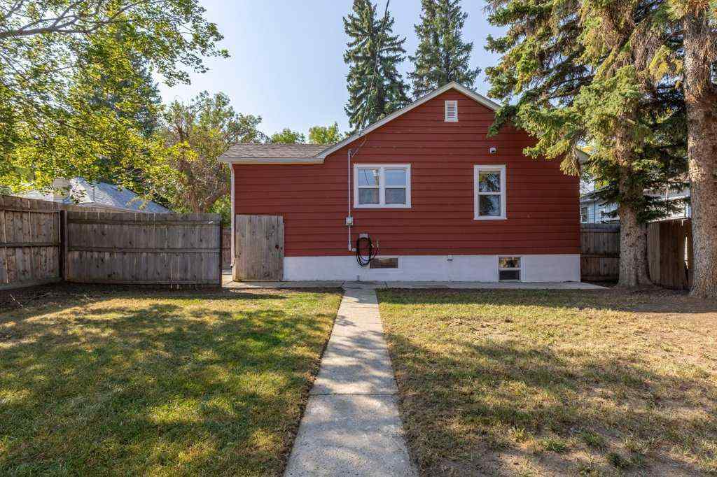 MLS® A2257151 - 1323 6 Avenue N in Westminster Lethbridge, Residential