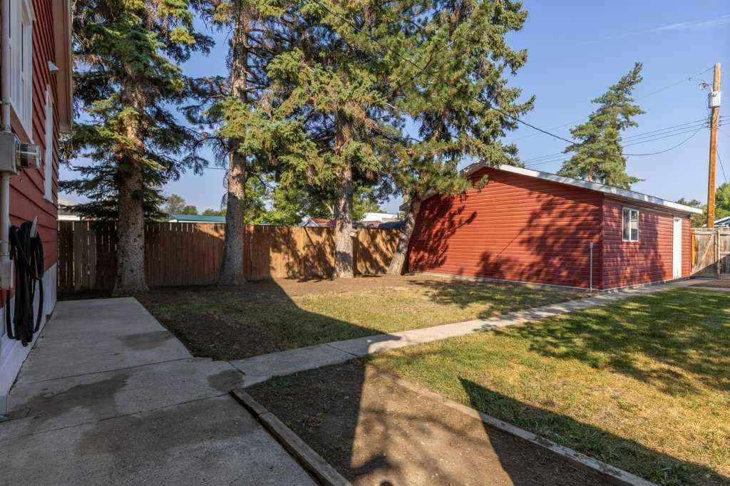 MLS® A2257151 - 1323 6 Avenue N in Westminster Lethbridge, Residential