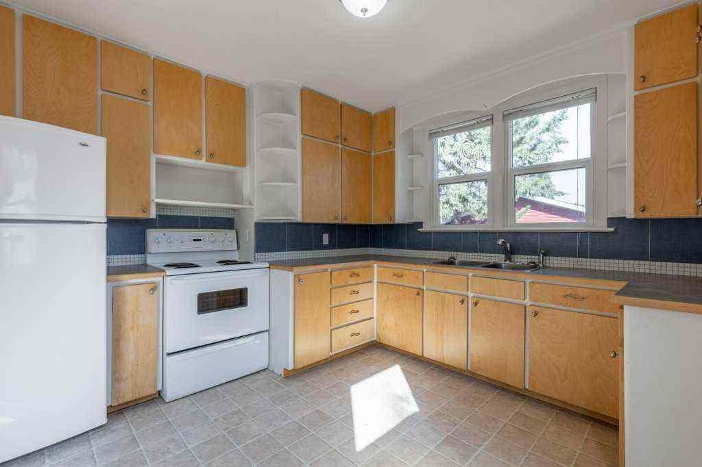 MLS® A2257151 - 1323 6 Avenue N in Westminster Lethbridge, Residential