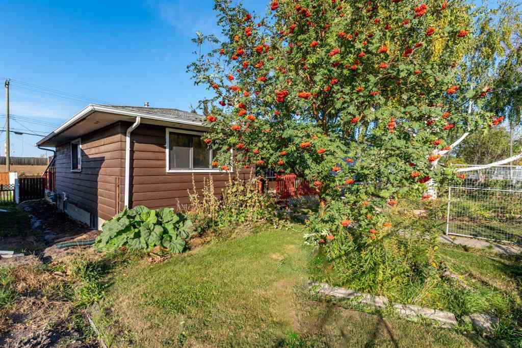 MLS® A2257157 - 5704 51 Street  in West Lloydminster Lloydminster, Residential