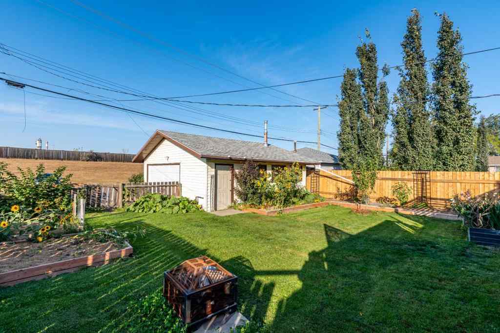 MLS® A2257157 - 5704 51 Street  in West Lloydminster Lloydminster, Residential