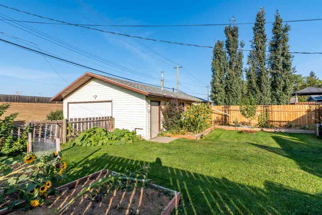 MLS® A2257157 - 5704 51 Street  in West Lloydminster Lloydminster, Residential