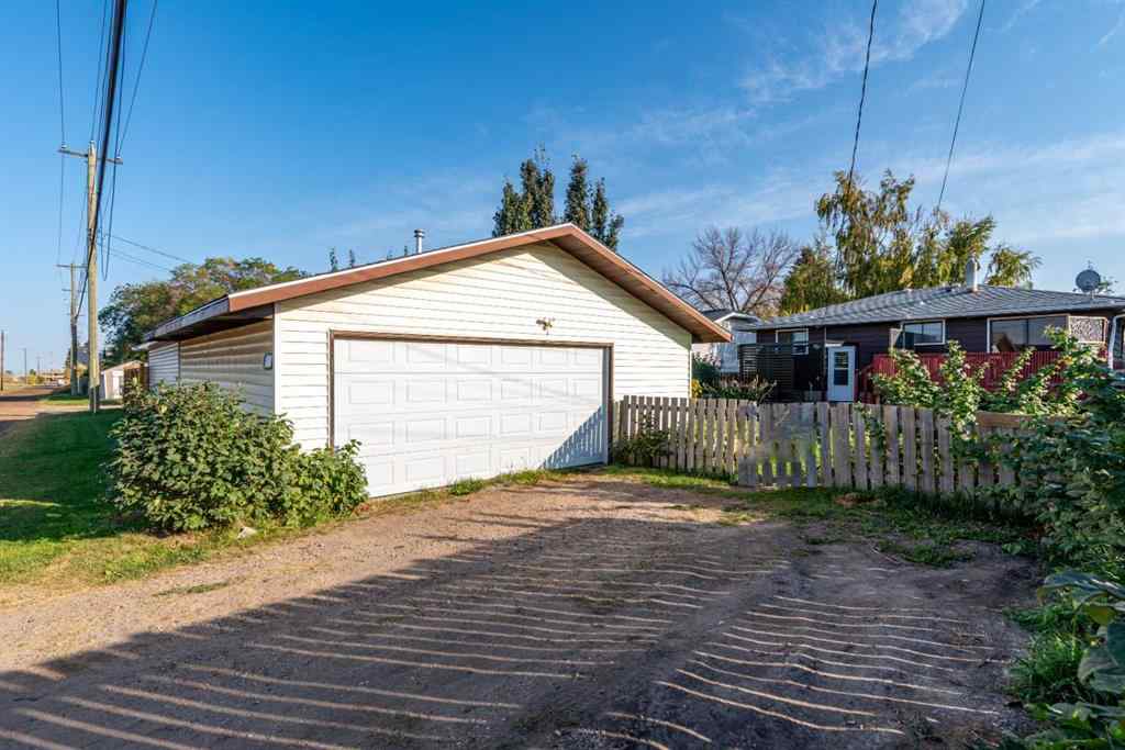 MLS® A2257157 - 5704 51 Street  in West Lloydminster Lloydminster, Residential