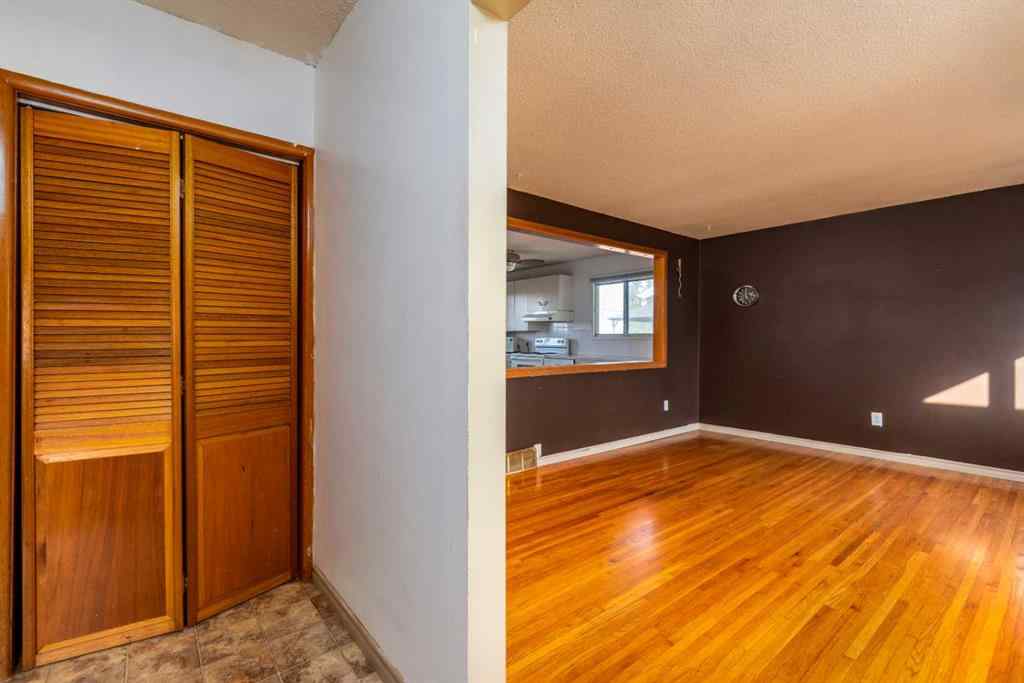 MLS® A2257157 - 5704 51 Street  in West Lloydminster Lloydminster, Residential