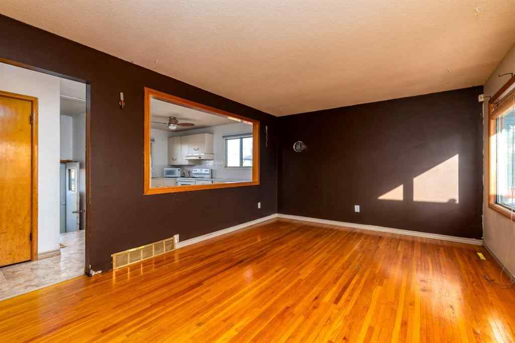 MLS® A2257157 - 5704 51 Street  in West Lloydminster Lloydminster, Residential